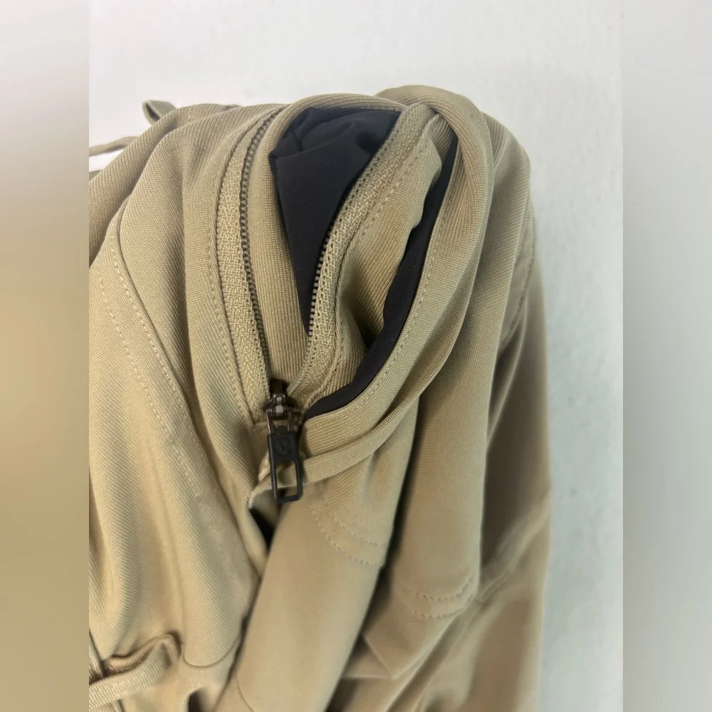 LULULEMON OLIVE GREEN ATHLETIC STYLE TROUSER PANTS SZ 31